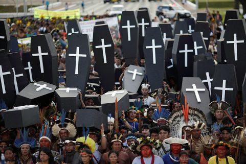 Caça aos ambientalistas no Brasil
