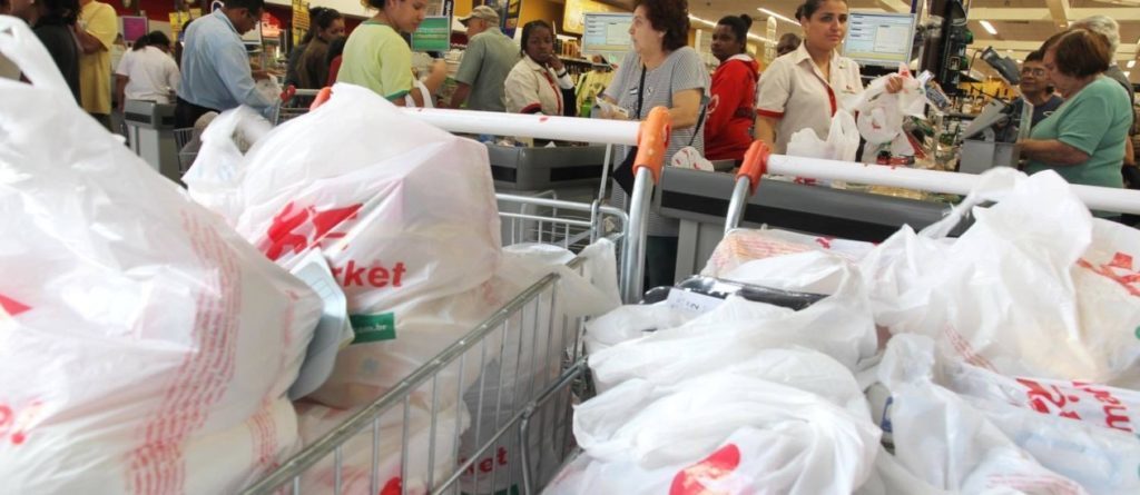 Rio dá adeus às sacolas plásticas